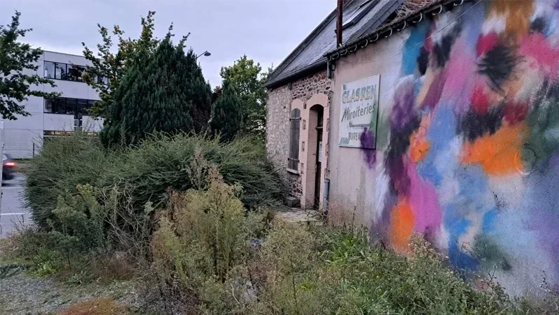 Travaux pour un constructeur avant demolition des batiments